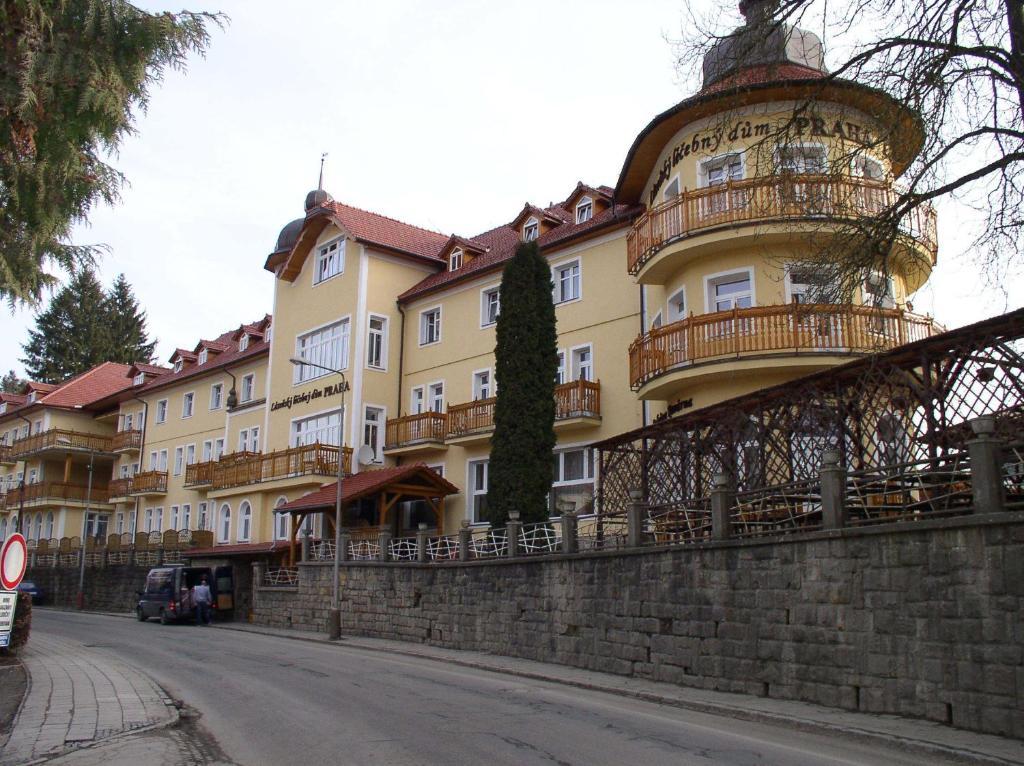 Lazensky Lecebny Dum Praha Hotel Luhačovice Екстериор снимка