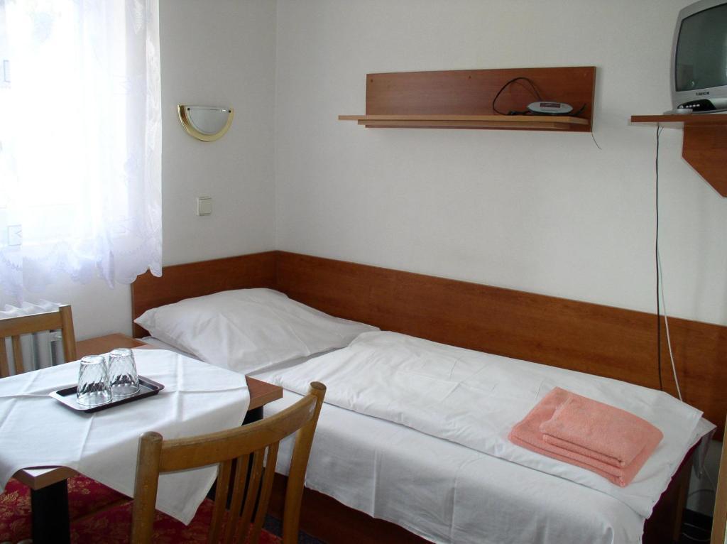 Lazensky Lecebny Dum Praha Hotel Luhačovice Стая снимка